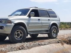 Сүрөт унаа Mitsubishi Montero Sport