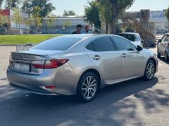 Photo of the vehicle Lexus ES