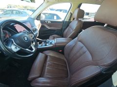 Photo of the vehicle BMW X7