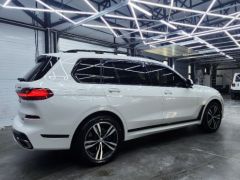 Photo of the vehicle BMW X7