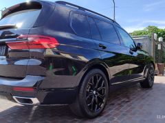 Photo of the vehicle BMW X7