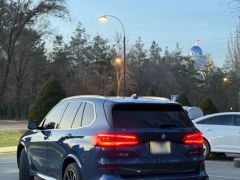 Photo of the vehicle BMW X5