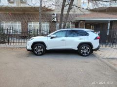 Photo of the vehicle Toyota RAV4