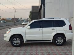 Photo of the vehicle Lexus GX