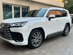 Photo of the vehicle Lexus LX