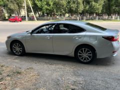 Photo of the vehicle Lexus ES