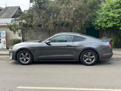 Photo of the vehicle Ford Mustang