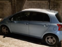 Сүрөт унаа Toyota Vitz