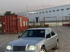 Сүрөт унаа Mercedes-Benz W124