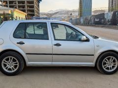 Photo of the vehicle Volkswagen Golf