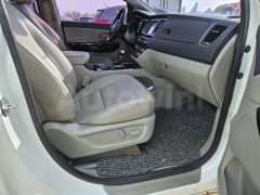 Photo of the vehicle Kia Carnival