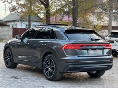 Photo of the vehicle Audi Q8