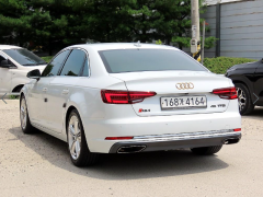 Photo of the vehicle Audi A4