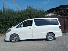 Photo of the vehicle Toyota Alphard