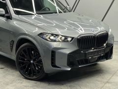 Photo of the vehicle BMW X5