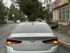 Photo of the vehicle Hyundai Sonata