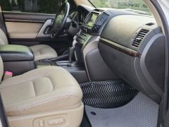 Фото авто Toyota Land Cruiser