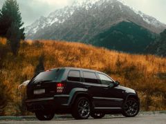 Сүрөт унаа Jeep Grand Cherokee SRT8