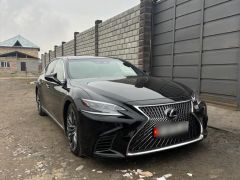 Photo of the vehicle Lexus LS