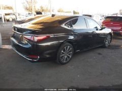 Photo of the vehicle Lexus ES