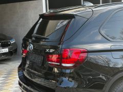 Photo of the vehicle BMW X5