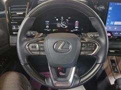 Photo of the vehicle Lexus LM