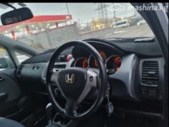 Photo of the vehicle Honda Fit