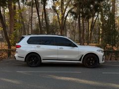 Photo of the vehicle BMW X7