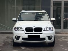 Photo of the vehicle BMW X5