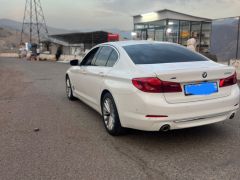 Photo of the vehicle BMW 5 Series