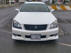 Photo of the vehicle Toyota Crown