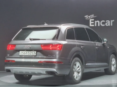 Photo of the vehicle Audi Q7