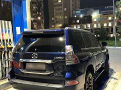 Photo of the vehicle Lexus GX