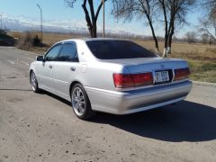 Photo of the vehicle Toyota Crown