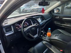 Сүрөт унаа Toyota Highlander