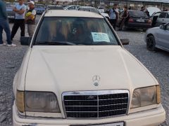 Сүрөт унаа Mercedes-Benz W124