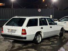 Сүрөт унаа Mercedes-Benz W124