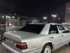 Сүрөт унаа Mercedes-Benz W124