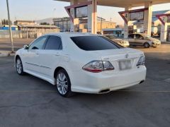 Photo of the vehicle Toyota Crown