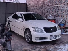 Photo of the vehicle Toyota Crown