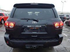 Photo of the vehicle Toyota Sequoia