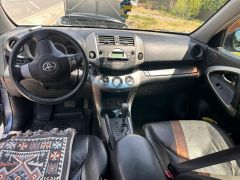 Сүрөт унаа Toyota RAV4