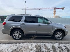 Сүрөт унаа Toyota Sequoia