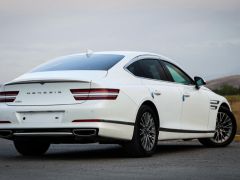 Photo of the vehicle Genesis G80