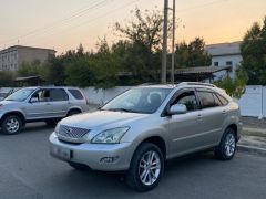 Photo of the vehicle Lexus RX