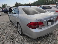 Photo of the vehicle Toyota Crown