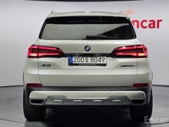 Photo of the vehicle BMW X5