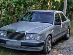 Сүрөт унаа Mercedes-Benz W124