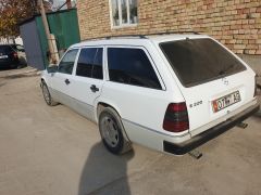 Сүрөт унаа Mercedes-Benz W124