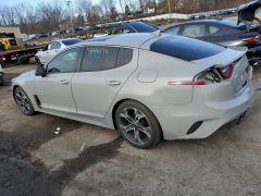 Photo of the vehicle Kia Stinger